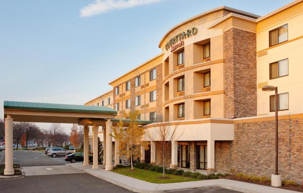 Courtyard by Marriott Paramus Main image 1